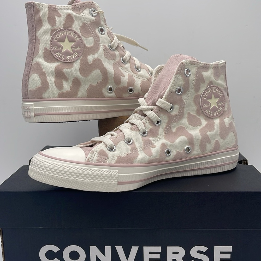 Converse Kids A10047F
CTAS HI
EGRET/FLUSH STONE/EGRET Sneakers - Picture 10 of 16